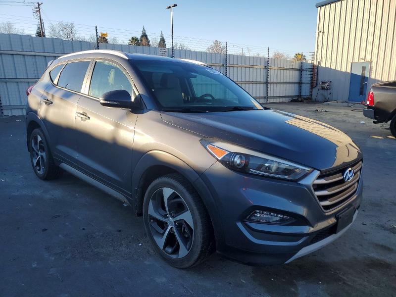 Photo 4 from auction – 2017 HYUNDAI TUCSON LIM with VIN KM8J33A24HU312402