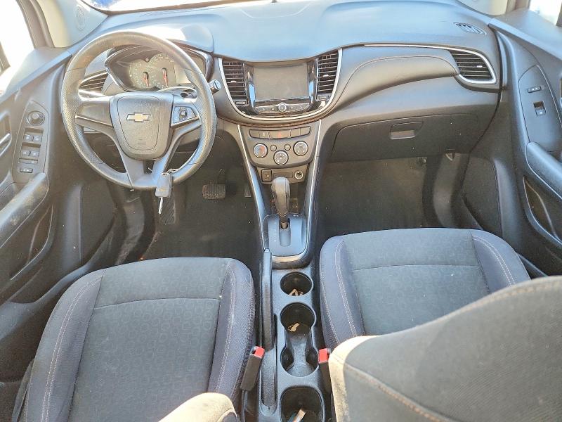 Photo 8 from auction – 2017 CHEVROLET TRAX LS with VIN 3GNCJKSB8HL171735