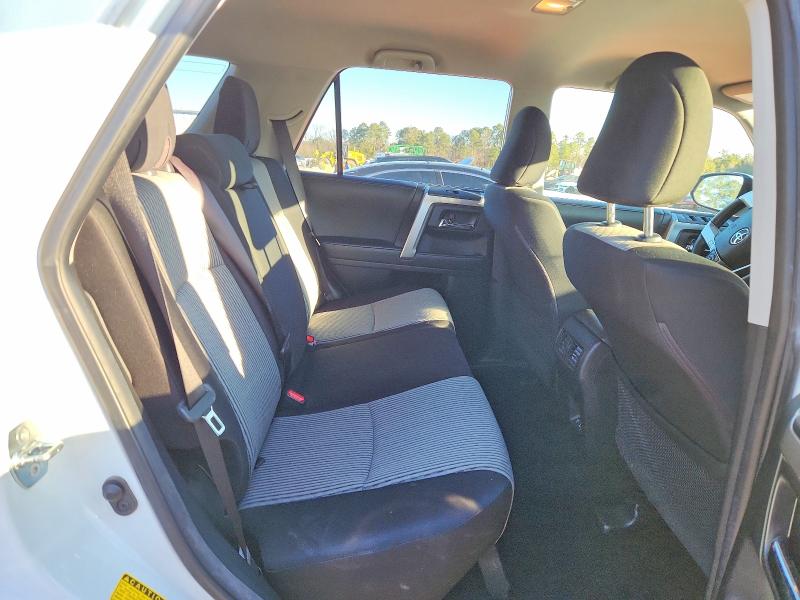 Photo 11 from auction – 2022 TOYOTA 4RUNNER SR with VIN JTEMU5JR1N6060093