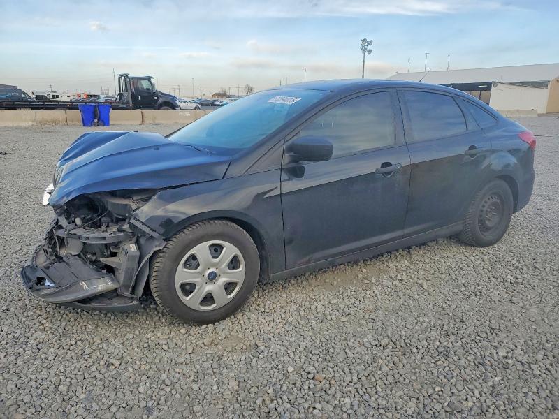 FORD FOCUS S 2016 with VIN 1FADP3E28GL225631 - Photo from auction