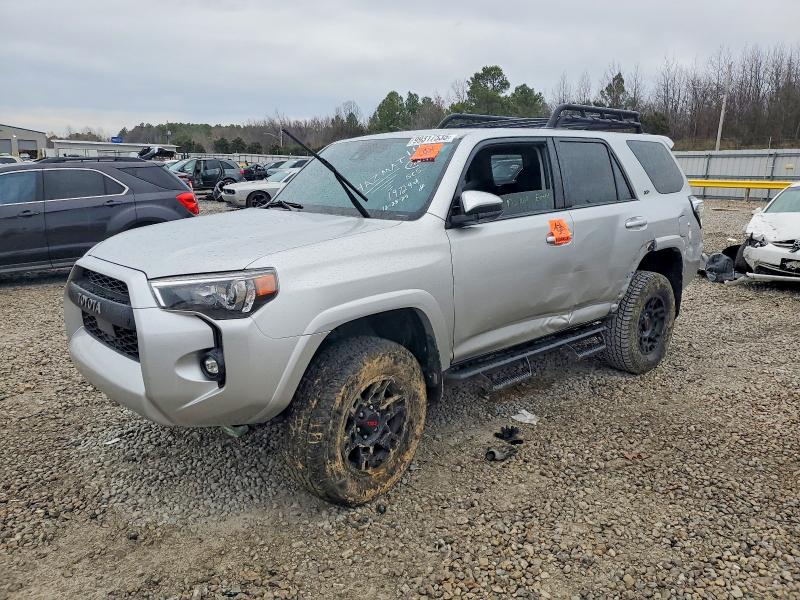 TOYOTA 4RUNNER 2021 with VIN JTEEU5JR1M5229084 - Photo from auction