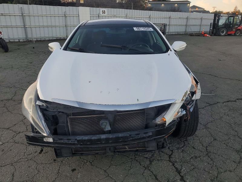 Photo 5 from auction – 2013 HYUNDAI SONATA SE with VIN 5NPEC4AC1DH690377
