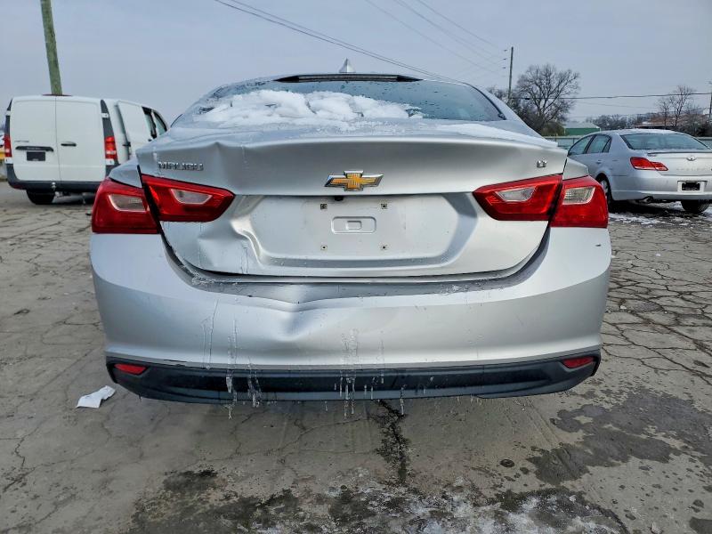Photo 6 from auction – 2018 CHEVROLET MALIBU LT with VIN 1G1ZD5ST2JF275831