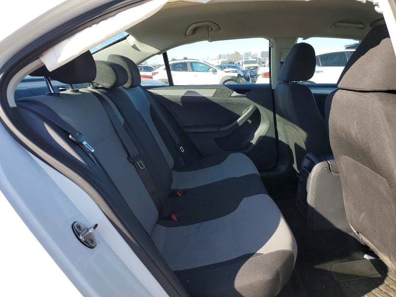 Photo 10 from auction – 2017 VOLKSWAGEN JETTA with VIN 3VW2B7AJ2HM240868