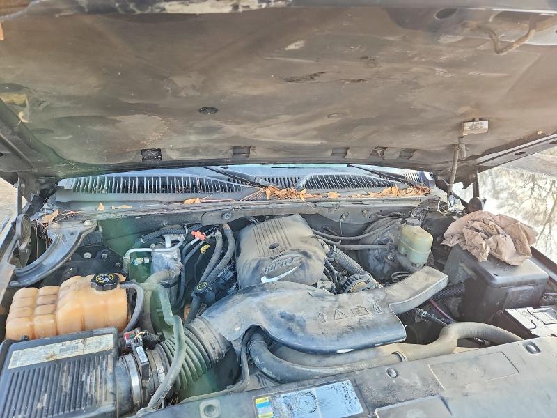 Photo 12 from auction – 2002 CHEVROLET SUBURBAN with VIN 3GNFK16Z32G187210