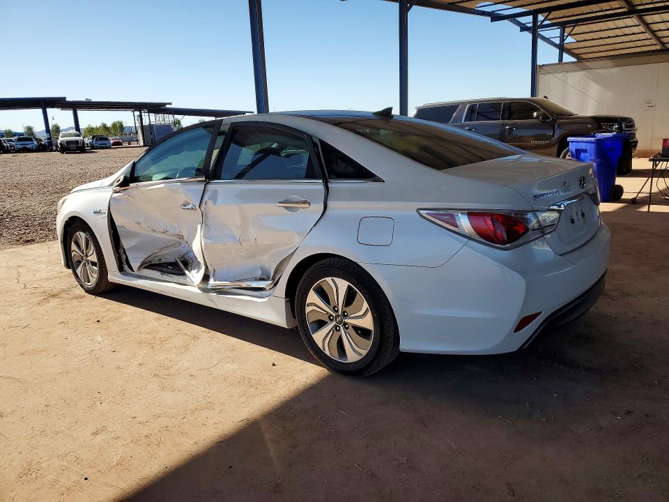 Photo 2 from auction – 2015 HYUNDAI SONATA HYB with VIN KMHEC4A49FA128855