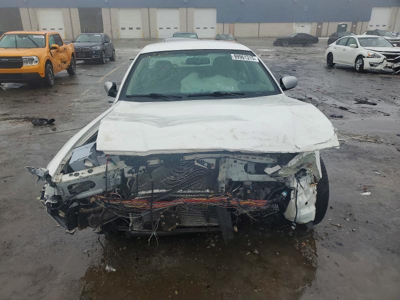 Photo 5 from auction – 2010 MERCURY GRAND MARQ with VIN 2MEBM7FV4AX627729