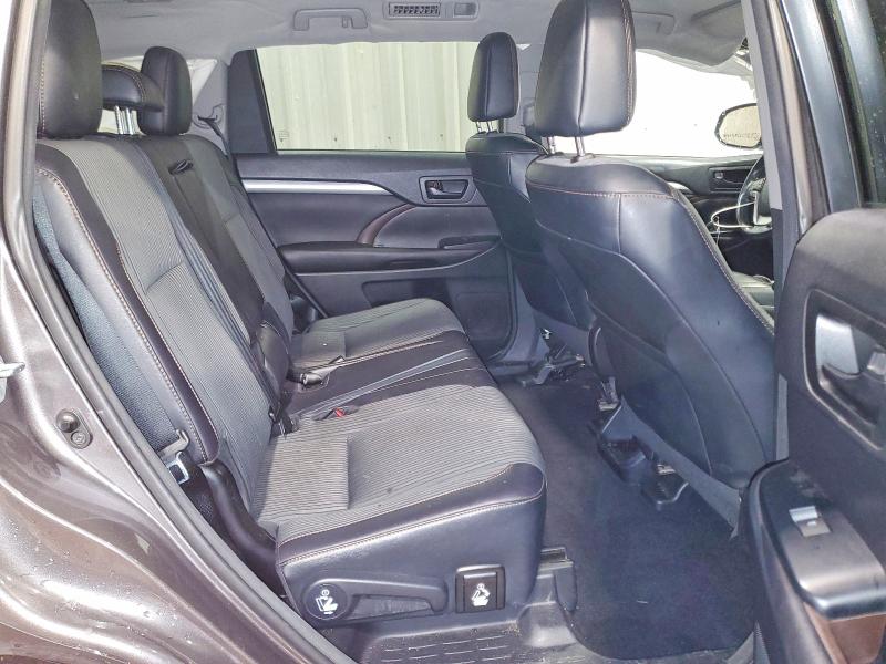 Photo 10 from auction – 2016 TOYOTA HIGHLANDER with VIN 5TDBKRFH1GS316471