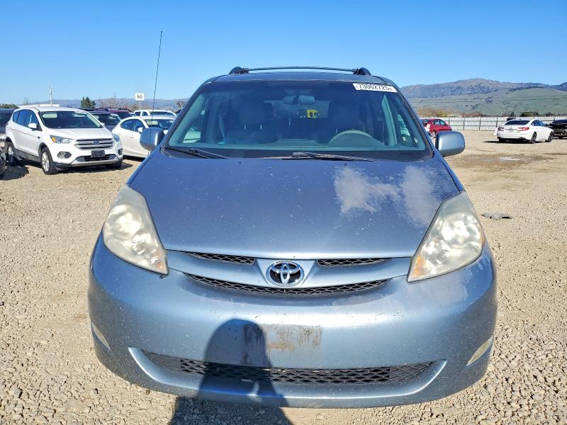 Photo 5 from auction – 2009 TOYOTA SIENNA XLE with VIN 5TDZK22C19S272765