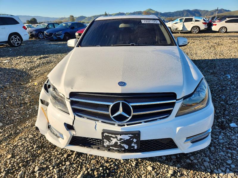 Photo 5 from auction – 2014 MERCEDES-BENZ C with VIN WDDGF4HBXEA964848