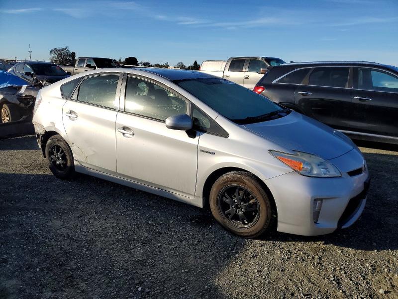 Photo 4 from auction – 2015 TOYOTA PRIUS with VIN JTDKN3DU4F0481985