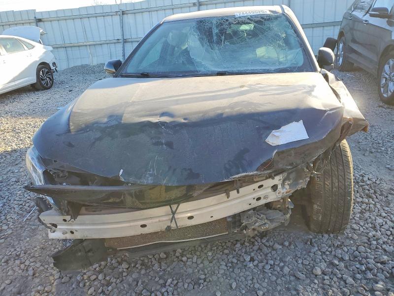 Photo 5 from auction – 2022 TOYOTA CAMRY with VIN 4T1C11AK1NU664819