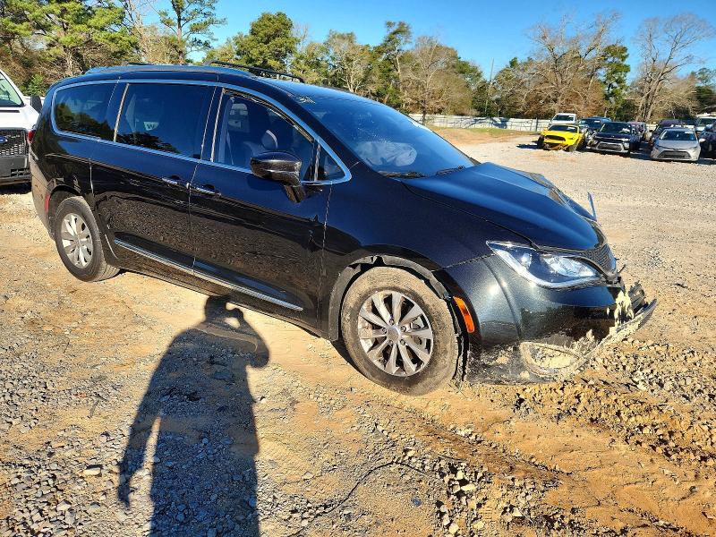 Photo 4 from auction – 2018 CHRYSLER PACIFICA with VIN 2C4RC1EG2JR293448