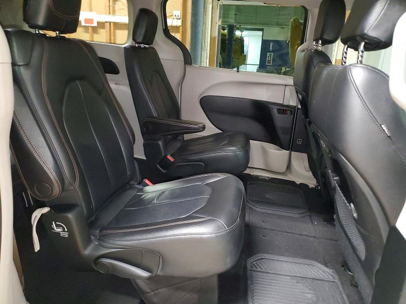 Photo 11 from auction – 2018 CHRYSLER PACIFICA T with VIN 2C4RC1BG1JR216848