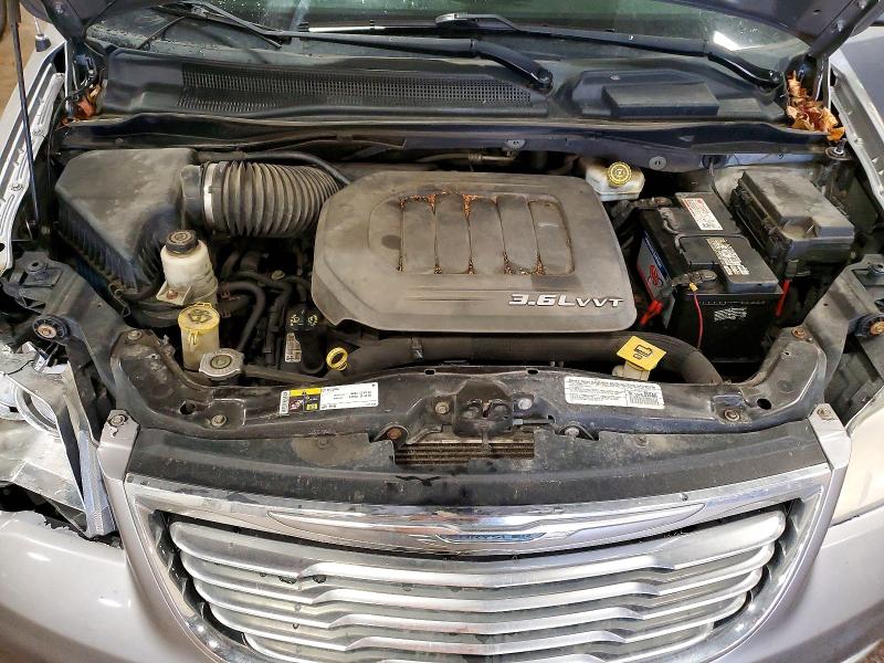 Photo 12 from auction – 2014 CHRYSLER TOWN & COU with VIN 2C4RC1BG3ER359421