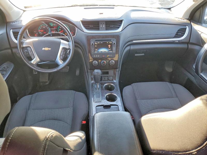 Photo 8 from auction – 2017 CHEVROLET TRAVERSE with VIN 1GNKRGKD9HJ345094