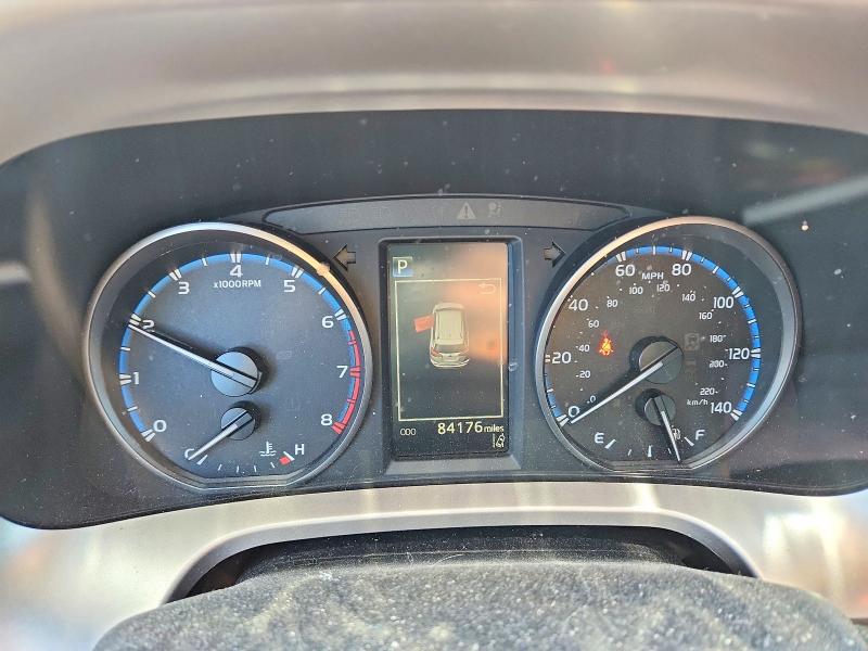 Photo 9 from auction – 2018 TOYOTA RAV4 LE with VIN JTMBFREVXJJ222010