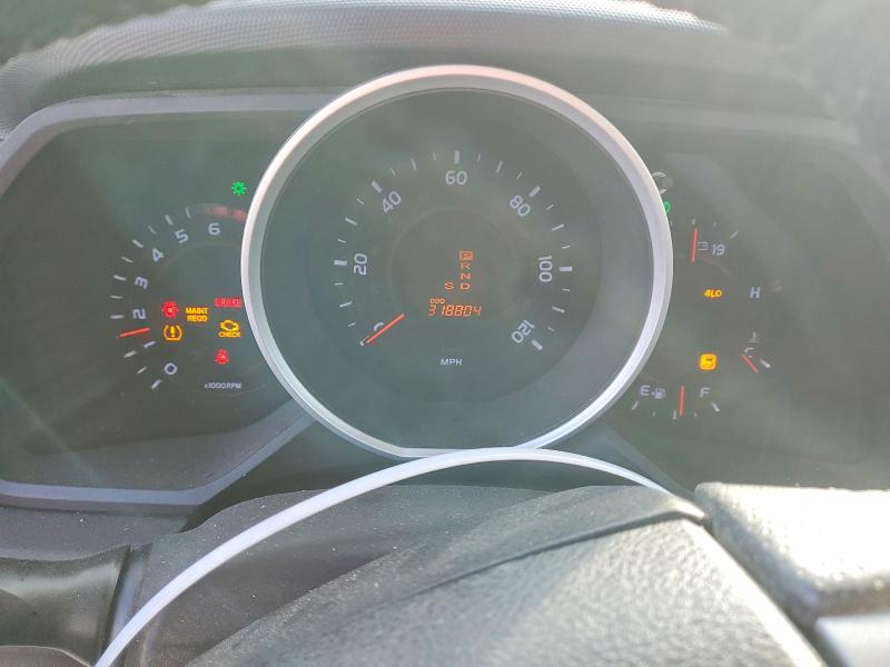 Photo 9 from auction – 2010 TOYOTA 4RUNNER SR with VIN JTEBU5JR5A5014144