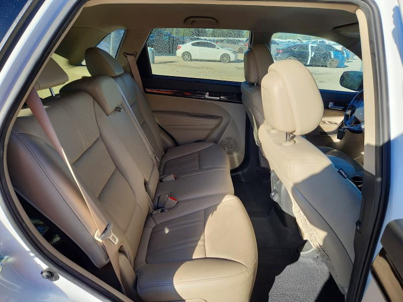 Photo 10 from auction – 2015 KIA SORENTO EX with VIN 5XYKU4A76FG648011