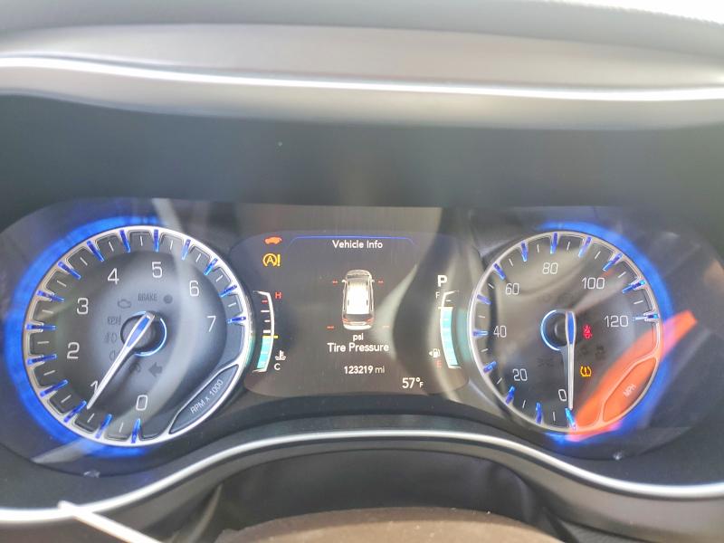 Photo 9 from auction – 2018 CHRYSLER PACIFICA T with VIN 2C4RC1EG5JR106347