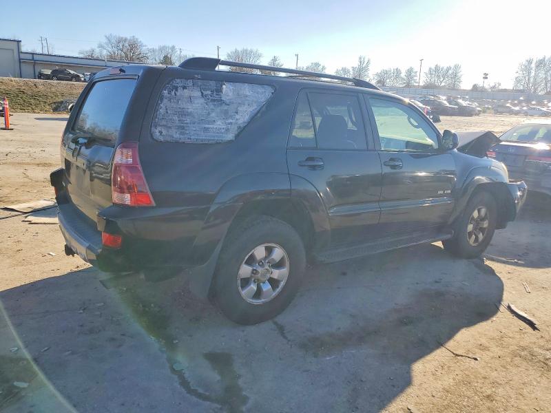 Photo 3 from auction – 2004 TOYOTA 4RUNNER SR with VIN JTEBU14R940030157