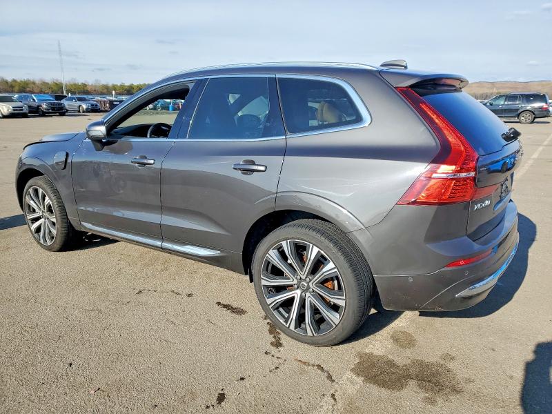 Photo 2 from auction – 2023 VOLVO XC60 with VIN YV4H60DA4P1392065