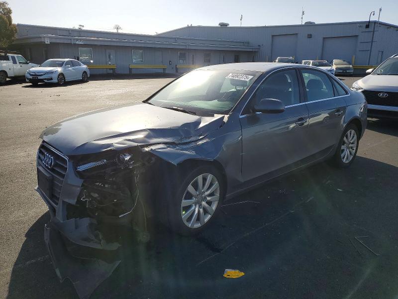 AUDI A4 PREMIUM 2013 مع رقم تعريف المركبة WAUBFAFL6DN044430 - صورة من المزاد