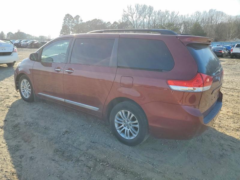 Photo 2 from auction – 2013 TOYOTA SIENNA with VIN 5TDYK3DC5DS302826