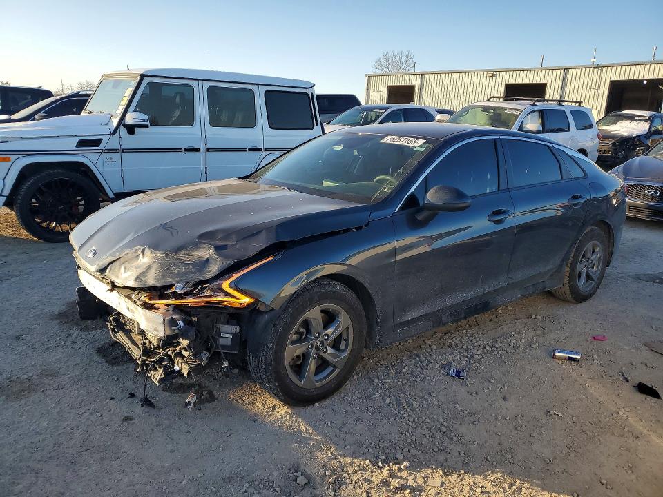 KIA K5 2021 with VIN 5XXG14J27MG001606 - Photo from auction