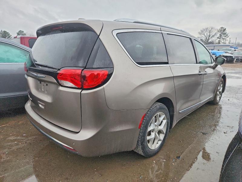 Photo 3 from auction – 2017 CHRYSLER PACIFICA with VIN 2C4RC1EGXHR644424