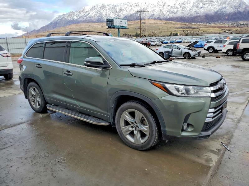 Photo 4 from auction – 2019 TOYOTA HIGHLANDER with VIN 5TDDZRFH6KS945656