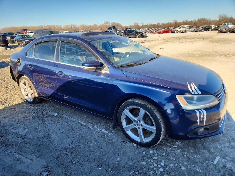 Photo 4 from auction – 2012 VOLKSWAGEN JETTA TDI with VIN 3VWLL7AJ5CM382545