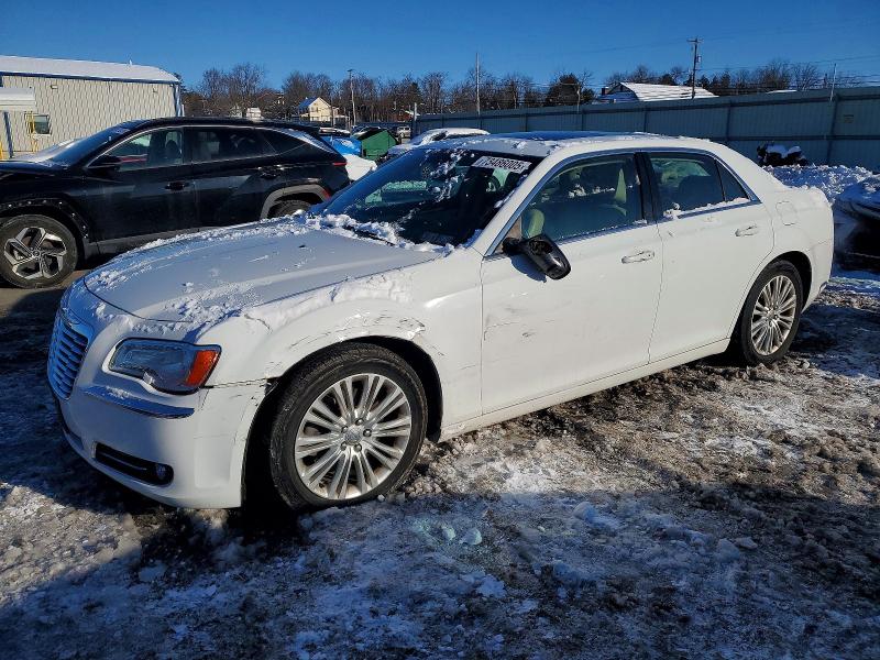 CHRYSLER 300 2014 with VIN 2C3CCARG8EH103765 - Photo from auction
