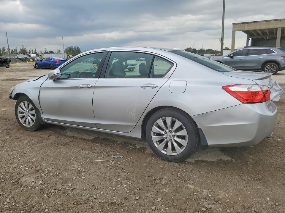 Photo 2 from auction – 2013 HONDA ACCORD with VIN 1HGCR2F82DA206272