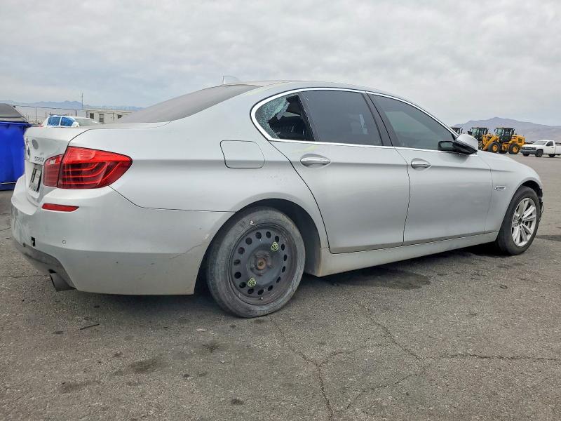 Photo 3 from auction – 2016 BMW 535 with VIN WBA5B1C55GG550919