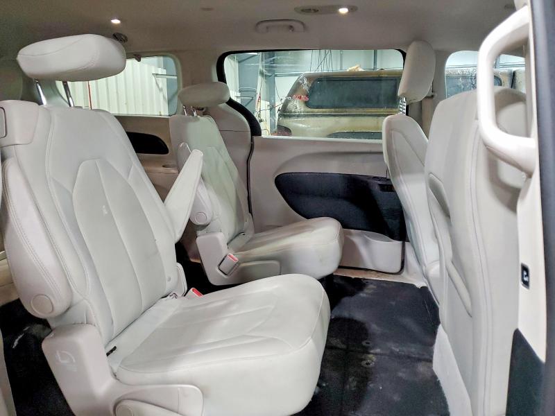 Photo 11 from auction – 2017 CHRYSLER PACIFICA T with VIN 2C4RC1DG6HR515436