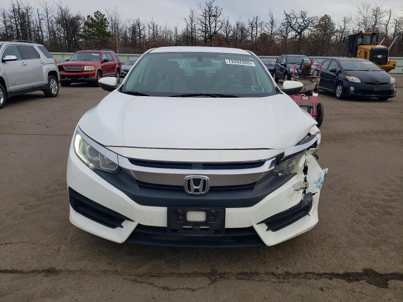 Photo 5 from auction – 2018 HONDA CIVIC with VIN 2HGFC2F55JH586676