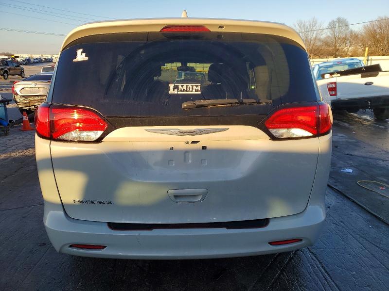 Photo 6 from auction – 2017 CHRYSLER PACIFICA T with VIN 2C4RC1DG0HR584381