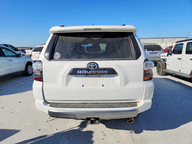 Photo 6 from auction – 2021 TOYOTA 4RUNNER SR with VIN JTERU5JR4M5838140