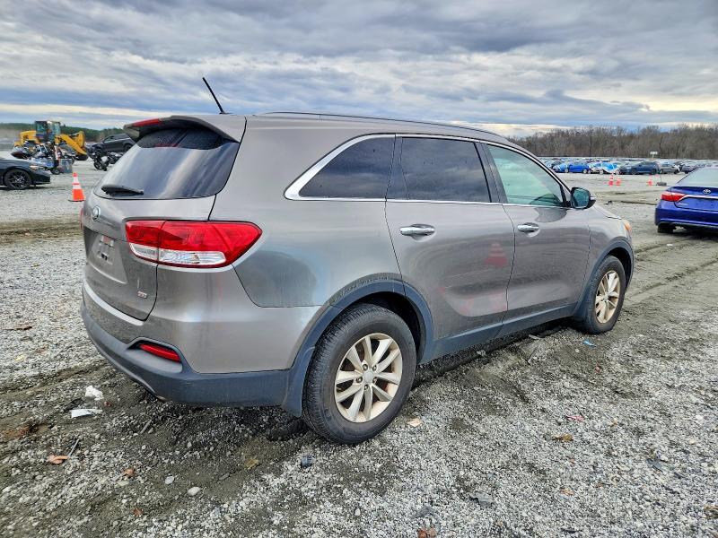 Photo 3 from auction – 2017 KIA SORENTO LX with VIN 5XYPG4A31HG196823