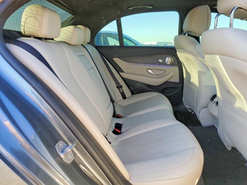 Photo 10 from auction – 2017 MERCEDES-BENZ E 300 with VIN WDDZF4JB0HA234387