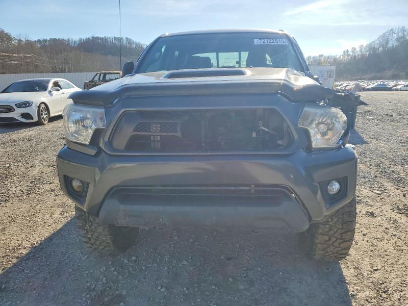 Photo 5 from auction – 2015 TOYOTA TACOMA DOU with VIN 3TMLU4EN3FM174258
