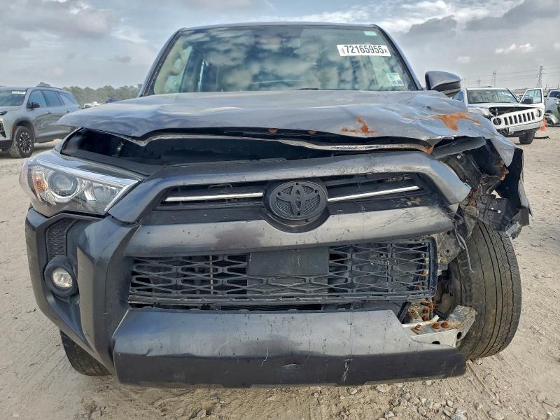 Photo 5 from auction – 2023 TOYOTA 4RUNNER SR with VIN JTEEU5JR0P5279057