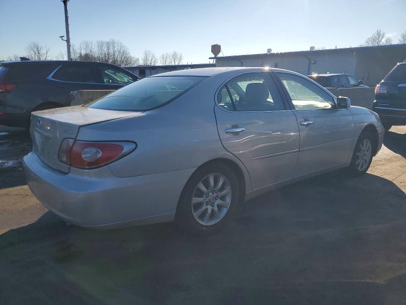 Photo 3 from auction – 2002 LEXUS ES 300 with VIN JTHBF30G520072707