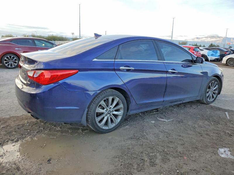 Photo 3 from auction – 2013 HYUNDAI SONATA with VIN 5NPEC4AB4DH547267