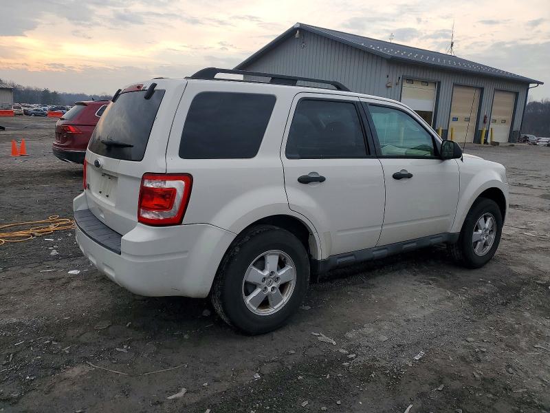 Photo 3 from auction – 2010 FORD ESCAPE XLT with VIN 1FMCU9D79AKC72612