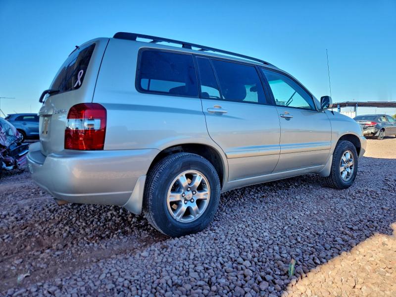 Photo 3 from auction – 2004 TOYOTA HIGHLANDER with VIN JTEDP21A840011992