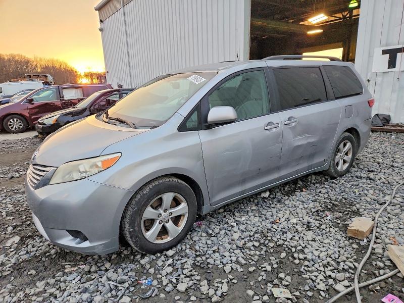 TOYOTA SIENNA LE 2015 with VIN 5TDKK3DC8FS542249 - Photo from auction