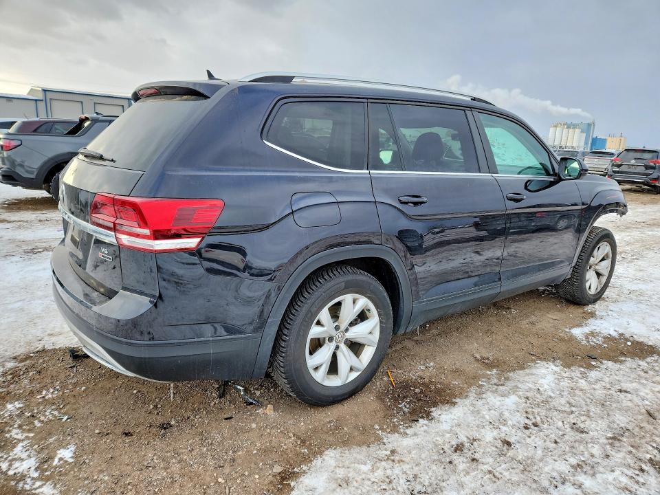 Photo 3 from auction – 2018 VOLKSWAGEN ATLAS SE with VIN 1V2LR2CA5JC558573