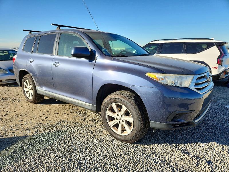 Photo 4 from auction – 2012 TOYOTA HIGHLANDER with VIN 5TDBK3EH0CS147519